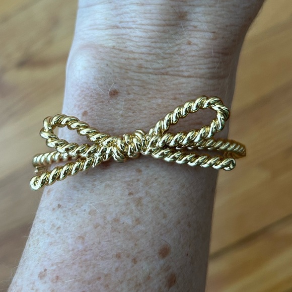 Bow Bracelet, Gold Color - Picture 2 of 3